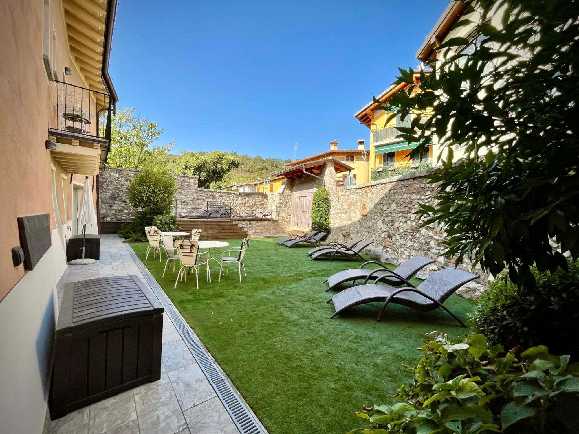Villa Fontanelle Gardapartments Polpenazze del Garda Kültér fotó